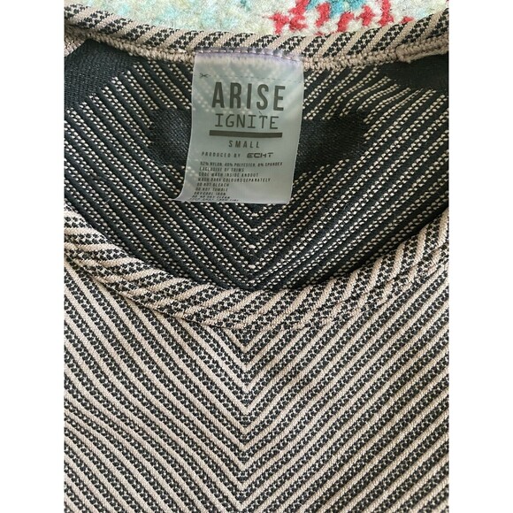 ECHT Arise Ignite Athletic Crop Top Size Small Athleisure Lifting Sports - Picture 5 of 5